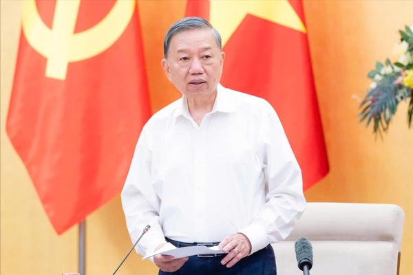 Tổng Bí thư, Chủ tịch nước: Không luân chuyển cán bộ chỉ để hoàn thiện hồ sơ