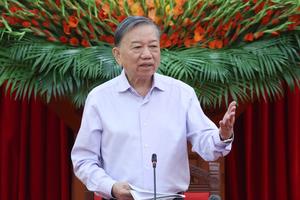 Làm rõ Đảng cần đổi mới và chuẩn bị đội ngũ thế nào để lãnh đạo đất nước phát triển cao hơn