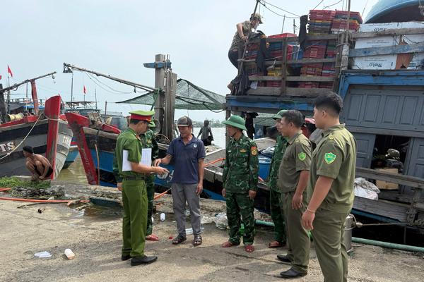 Công an TP Huế: Chủ động rà soát bảo vệ tàu thuyền, phương tiện đường thủy trước mùa mưa bão