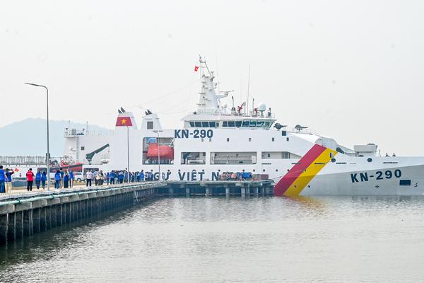 Bộ Tư lệnh Vùng Cảnh sát biển 3: Tàu KN-290 khởi hành đưa “Trăng thu biên cương” đến Côn Đảo