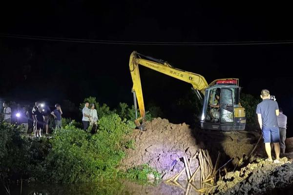 Vỡ đập tràn tại Trạm bơm Nga Thiện, Thanh Hóa khẩn trương ứng phó