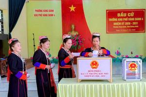 Trưởng thôn, tổ trưởng tổ dân phố được thu tiền đóng góp của dân thế nào?