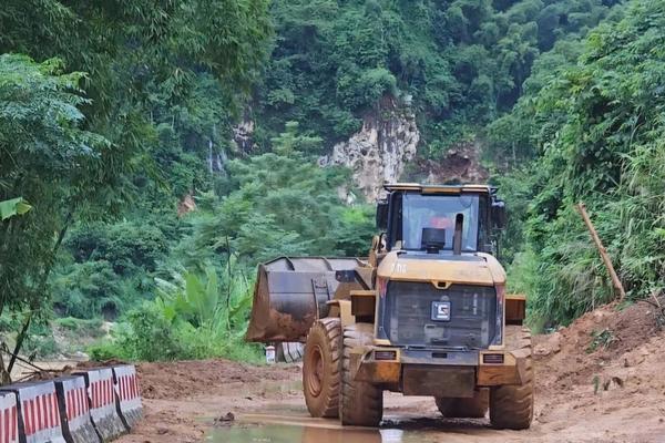 Mưa lũ gây 416 điểm sạt lở, hư hỏng, ngập lụt trên các tuyến giao thông Thanh Hóa