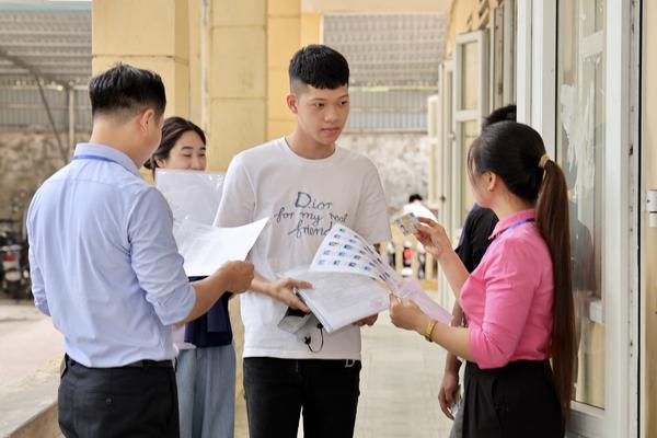 Chứng chỉ IELTS, giải học sinh giỏi có còn giá trị trong xét tuyển đại học?