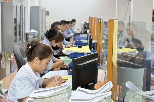 Nguyên tắc bố trí và tiêu chí thay đổi bậc nghề nghiệp theo vị trí việc làm
