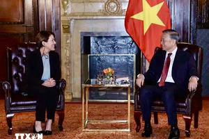 Giáo sư Stanford ấn tượng với những thành tựu tăng trưởng năng động của Việt Nam