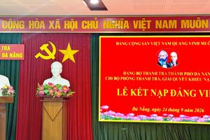 Đảng bộ Thanh tra thành phố Đà Nẵng kết nạp đảng viên mới