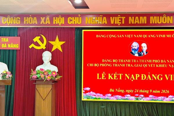 Đảng bộ Thanh tra thành phố Đà Nẵng kết nạp đảng viên mới