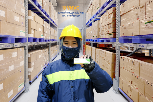 Bước đột phá trong phòng, chống dịch: Lần đầu tiên VNVC đưa vắc xin ngừa tay chân miệng EV71 về Việt Nam