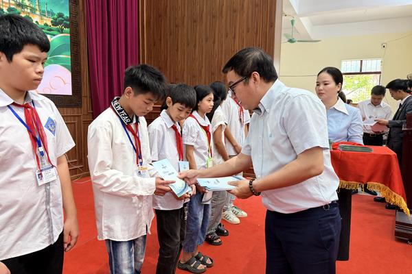 BSR thắp sáng ước mơ, tạo mùa Tết Trung thu trọn vẹn yêu thương với các em thiếu nhi có hoàn cảnh khó khăn