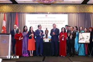 Tổng Bí thư, Chủ tịch nước Tô Lâm gặp gỡ cán bộ, nhân viên Đại sứ quán và cộng đồng người Việt Nam tại Canada