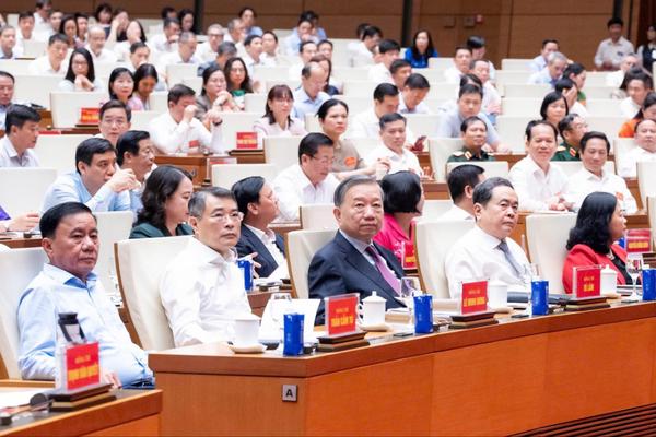 Cơ quan nào phải báo cáo ngày với Bộ Chính trị, Ban Bí thư, lãnh đạo chủ chốt?