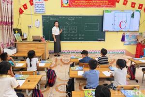 Làm theo Bác bằng những việc bình dị vì học trò vùng cao