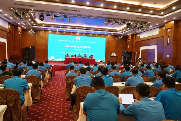 Đổi mới công tác đại diện, chăm lo, bảo vệ người lao động