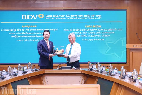 Bộ trưởng Bộ Thanh tra Campuchia trao đổi kinh nghiệm kiểm soát nội bộ với BIDV