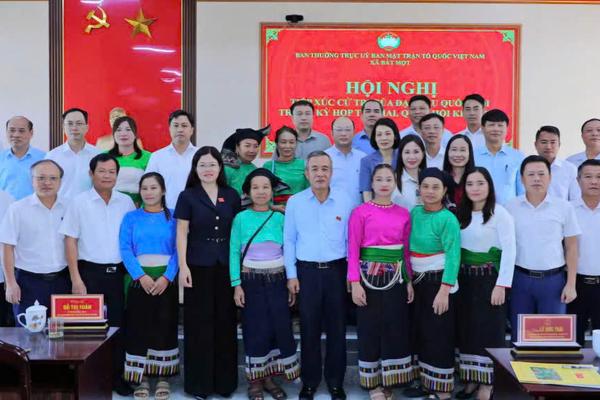 Bí thư Tỉnh ủy Thanh Hóa Lê Đức Thái tiếp xúc cử tri vùng biên giới