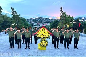 Bài 2: “Gần dân là thước đo”