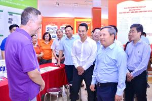 Hà Nội phát triển không gian sông Hồng gắn với nâng cao chất lượng sống người dân