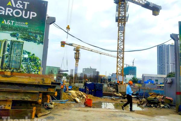 Hàng chục hộ dân sống thấp thỏm cạnh Dự án A&T Saigon Riverside