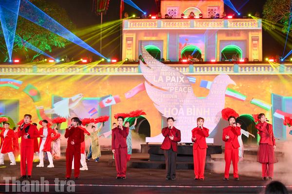 ​ "Lời chào từ Việt Nam" khép lại Lễ hội Văn hóa Thế giới 2026