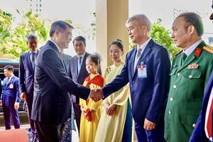 Thủ tướng Lê Minh Hưng gặp cộng đồng và các cơ quan đại diện Việt Nam tại Campuchia