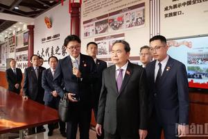 Chủ tịch Quốc hội Trần Thanh Mẫn thăm mô hình lập pháp ở Bắc Kinh