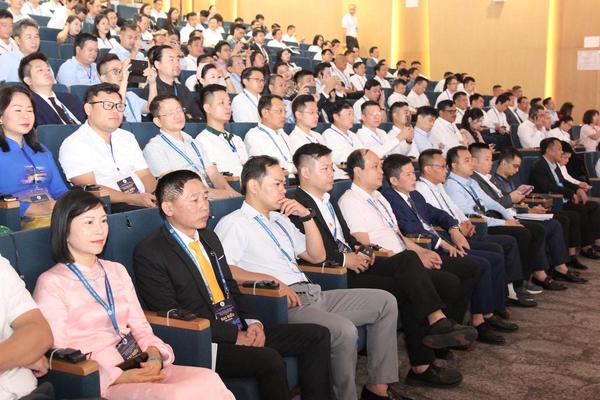 Lào Cai: Báo cáo ngay vấn đề cấp bách, ảnh hưởng doanh nghiệp