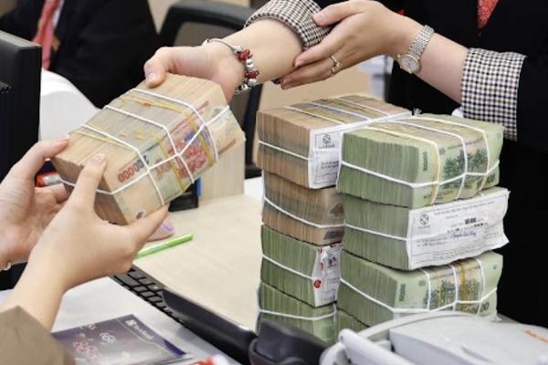 Lãi suất liên ngân hàng đảo chiều, áp lực vốn vay vẫn hiện hữu