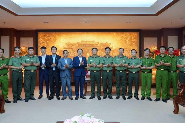 Đoàn Cơ quan đại diện Bộ Công an Lào tại Việt Nam thăm, làm việc với Công an TP Huế