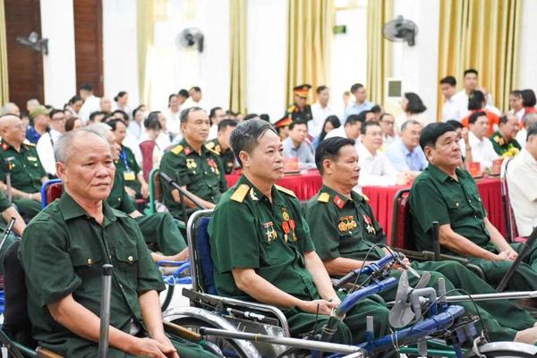 Đề xuất giảm thời gian nhận trợ cấp một lần với người được tặng Bằng khen kháng chiến