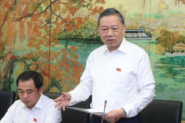Tổng Bí thư, Chủ tịch nước: “Không thể vì lợi ích của mình mà ở đâu cũng tăng giá”
