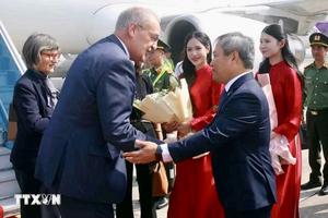 Tổng thống Liên bang Thụy Sĩ Guy Parmelin và Phu nhân bắt đầu thăm chính thức Việt Nam