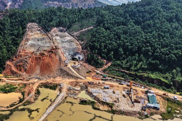 Cao tốc Vinh – Thanh Thủy: Chủ động nguồn cung, tăng cường kiểm soát vận chuyển vật liệu