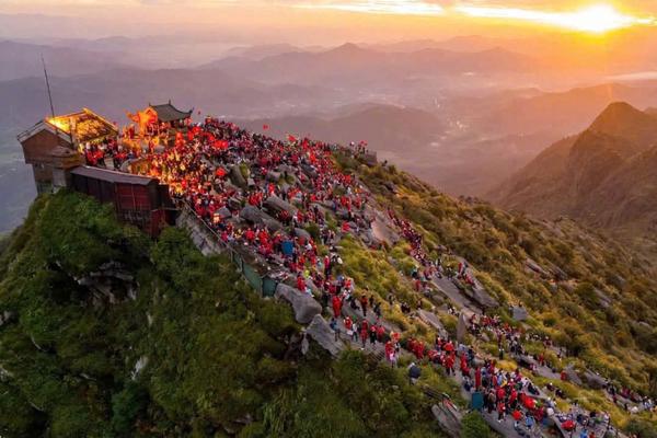 Quảng Ninh đón 18,8 triệu lượt khách, tăng tốc kích cầu du lịch cuối năm