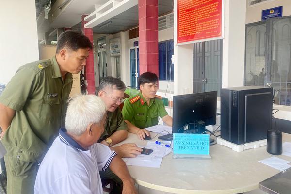 Tây Ninh: Hơn 970 tổ công nghệ số cộng đồng phát huy hiệu quả, đưa chuyển đổi số đến từng hộ dân