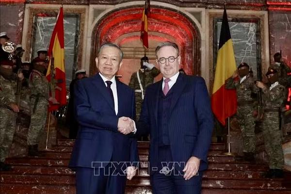 Thủ tướng Vương quốc Bỉ Bart De Wever chủ trì lễ đón Tổng Bí thư, Chủ tịch nước Tô Lâm