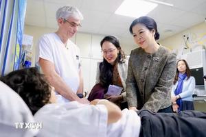 Phu nhân Tổng Bí thư, Chủ tịch nước Tô Lâm thăm mô hình bệnh viện - trường học cho trẻ em tại Bỉ