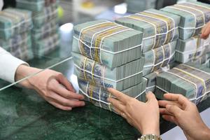 Lãi suất liên ngân hàng giảm mạnh, tỷ giá USD tiếp tục tăng