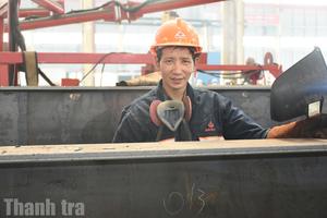 Người thợ hàn xứ Thanh: Yêu nghề bằng trái tim, rèn nghề bằng kiên trì
