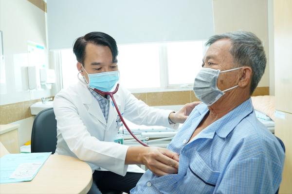 Thường trực Ban Bí thư: Không để các bệnh viện cố tình “xét nghiệm lại” để thu phí người dân