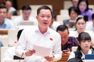 “Không thể để mỗi mùa thi đến, học sinh, phụ huynh lại thấp thỏm chờ quy định mới”